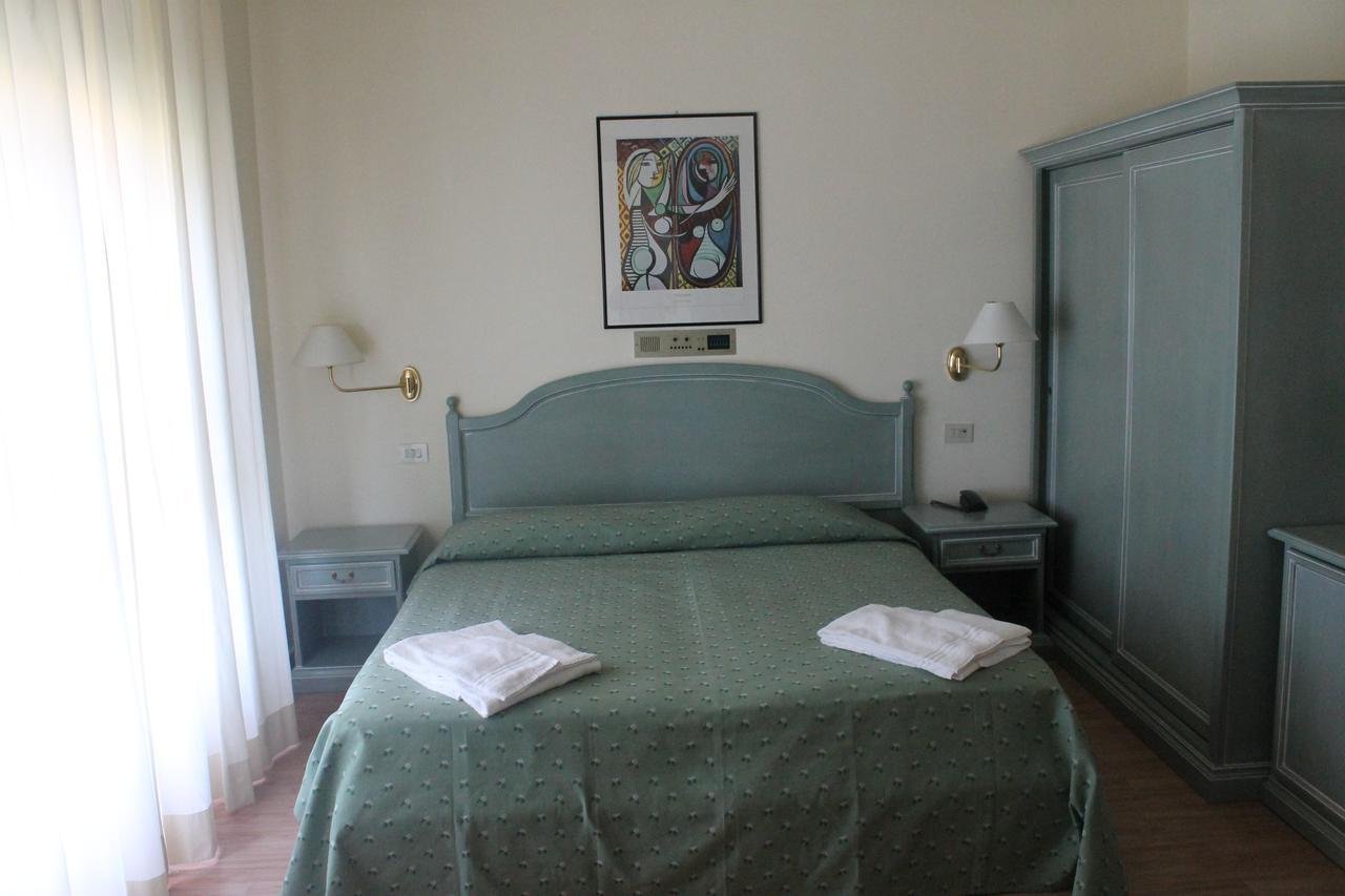 Hotel Silvi Silvi Marina Oda fotoğraf